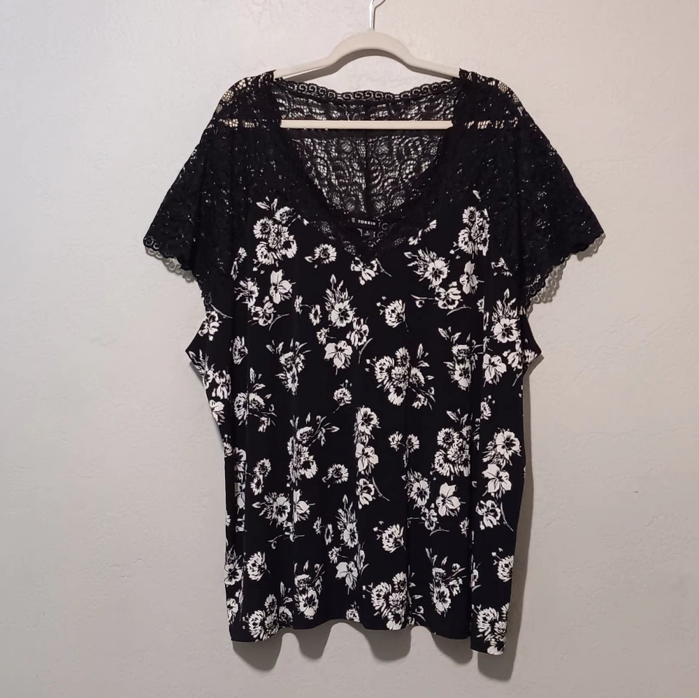 Torrid Lace Plus Blouse Top Women Vneck Black/‎ White Sz5